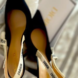 J'ADIOR SLINGBACK PUMP